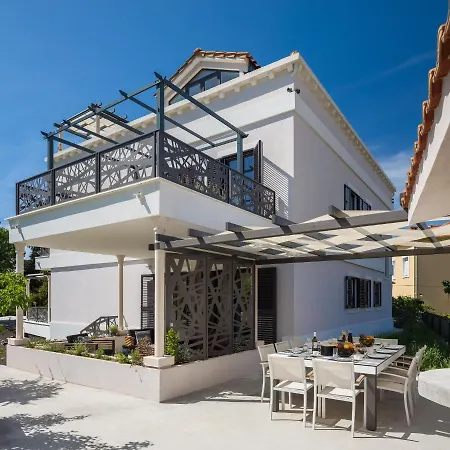 Appartement Scorpaena With Shared Pool Zadar