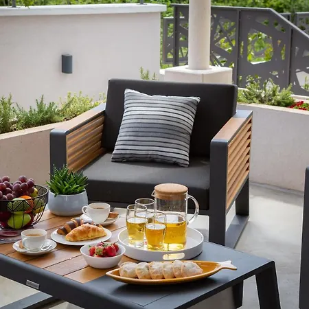 Scorpaena With Shared Pool Appartement