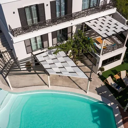 Scorpaena With Shared Pool Appartement *