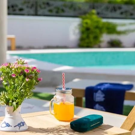 Scorpaena With Shared Pool Appartement