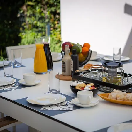 Scorpaena With Shared Pool Daire
