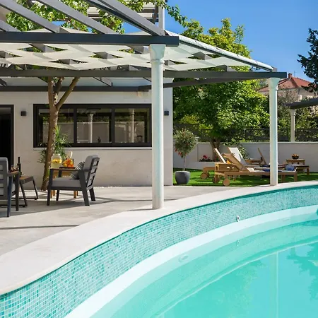 Scorpaena With Shared Pool Daire Zadar